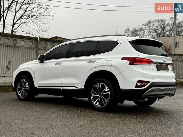 Белый Хендай Санта Фе, объемом двигателя 2.2 л и пробегом 80 тыс. км за 29500 $, фото 11 на Automoto.ua