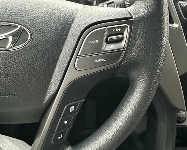 Білий Хендай Санта Фе, об'ємом двигуна 2.36 л та пробігом 98 тис. км за 14800 $, фото 22 на Automoto.ua