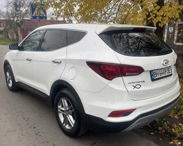 Белый Хендай Санта Фе, объемом двигателя 2.36 л и пробегом 180 тыс. км за 18200 $, фото 1 на Automoto.ua