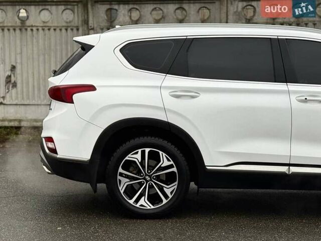 Белый Хендай Санта Фе, объемом двигателя 2.2 л и пробегом 80 тыс. км за 29500 $, фото 10 на Automoto.ua