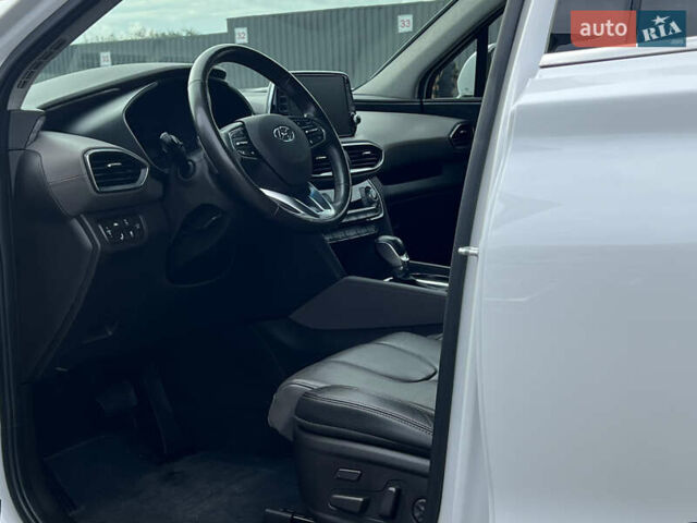 Белый Хендай Санта Фе, объемом двигателя 2.2 л и пробегом 169 тыс. км за 31034 $, фото 25 на Automoto.ua