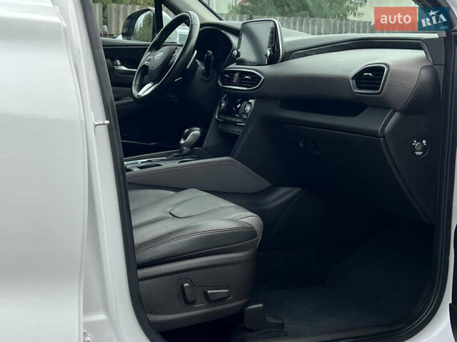 Белый Хендай Санта Фе, объемом двигателя 2.2 л и пробегом 169 тыс. км за 31034 $, фото 43 на Automoto.ua