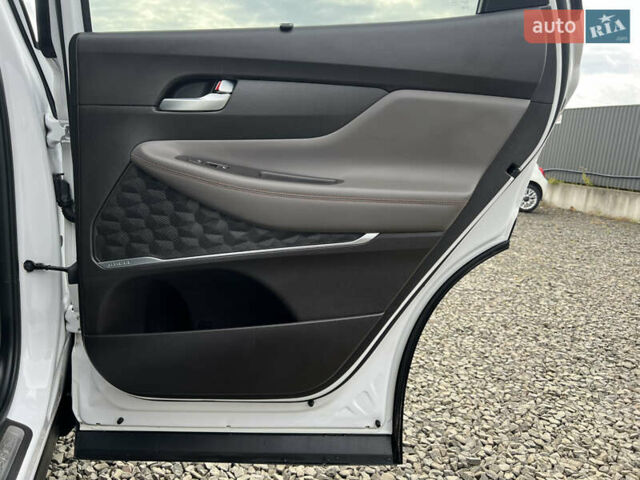 Белый Хендай Санта Фе, объемом двигателя 2.2 л и пробегом 169 тыс. км за 31034 $, фото 42 на Automoto.ua