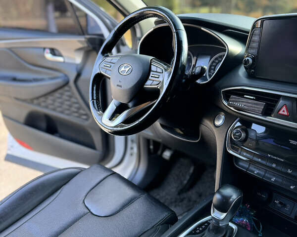 Білий Хендай Санта Фе, об'ємом двигуна 2 л та пробігом 210 тис. км за 23600 $, фото 10 на Automoto.ua