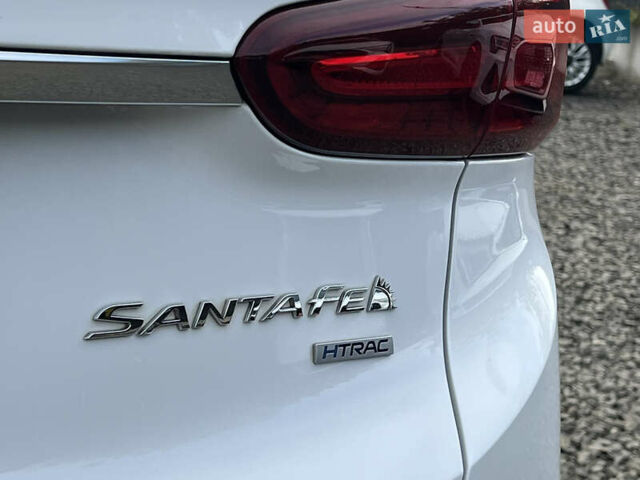 Белый Хендай Санта Фе, объемом двигателя 2.2 л и пробегом 169 тыс. км за 31034 $, фото 21 на Automoto.ua