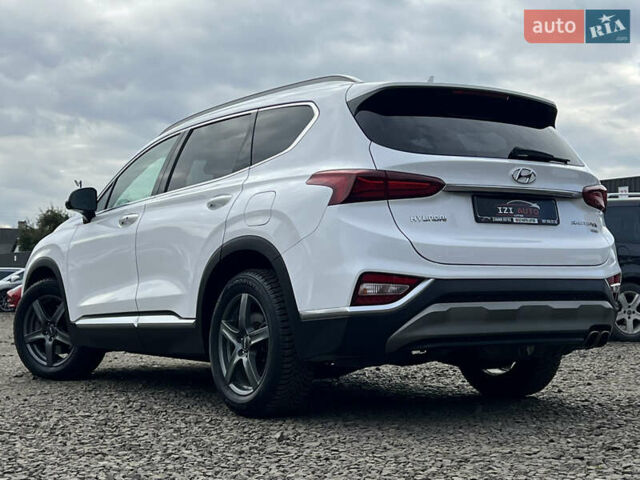 Белый Хендай Санта Фе, объемом двигателя 2.2 л и пробегом 169 тыс. км за 31034 $, фото 5 на Automoto.ua
