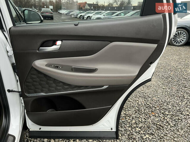 Белый Хендай Санта Фе, объемом двигателя 2.2 л и пробегом 169 тыс. км за 29887 $, фото 51 на Automoto.ua