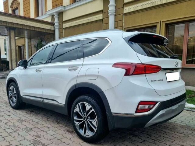 Белый Хендай Санта Фе, объемом двигателя 2.2 л и пробегом 55 тыс. км за 21000 $, фото 2 на Automoto.ua