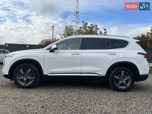 Белый Хендай Санта Фе, объемом двигателя 2.2 л и пробегом 169 тыс. км за 31034 $, фото 4 на Automoto.ua