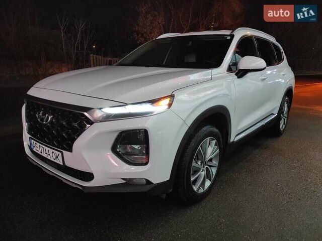 Белый Хендай Санта Фе, объемом двигателя 2.4 л и пробегом 18 тыс. км за 25500 $, фото 1 на Automoto.ua