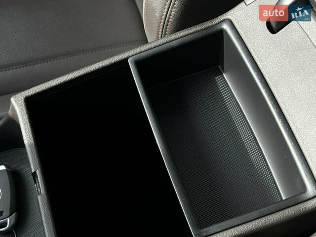 Белый Хендай Санта Фе, объемом двигателя 2.2 л и пробегом 169 тыс. км за 31034 $, фото 62 на Automoto.ua