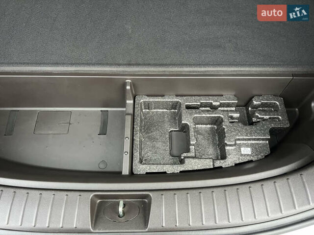 Белый Хендай Санта Фе, объемом двигателя 2.2 л и пробегом 169 тыс. км за 29887 $, фото 43 на Automoto.ua