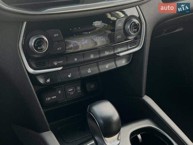 Белый Хендай Санта Фе, объемом двигателя 2.2 л и пробегом 169 тыс. км за 31034 $, фото 58 на Automoto.ua