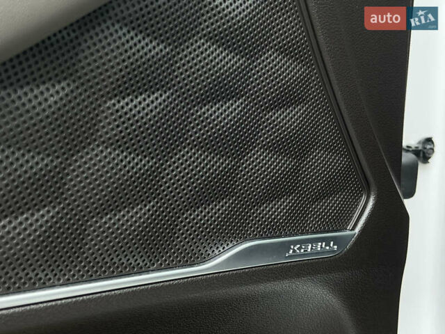 Белый Хендай Санта Фе, объемом двигателя 2.2 л и пробегом 169 тыс. км за 31034 $, фото 66 на Automoto.ua