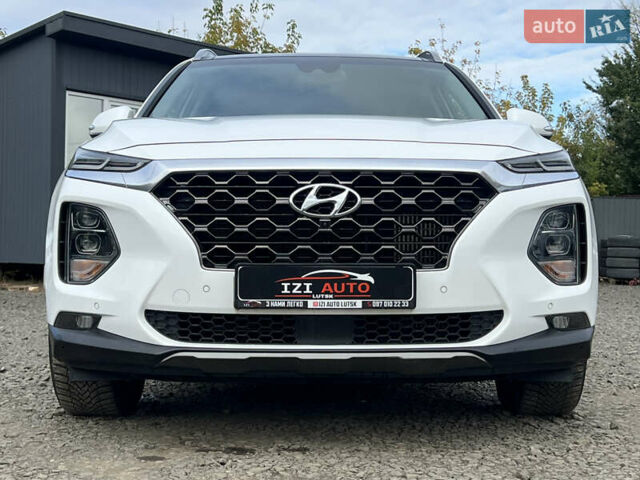 Белый Хендай Санта Фе, объемом двигателя 2.2 л и пробегом 169 тыс. км за 31034 $, фото 1 на Automoto.ua