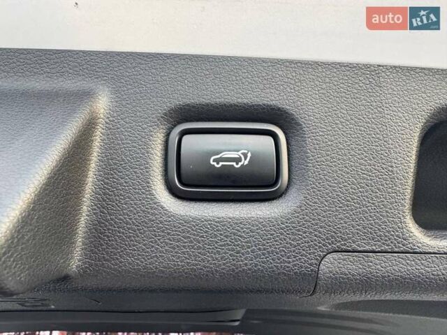 Белый Хендай Санта Фе, объемом двигателя 2 л и пробегом 129 тыс. км за 27400 $, фото 12 на Automoto.ua