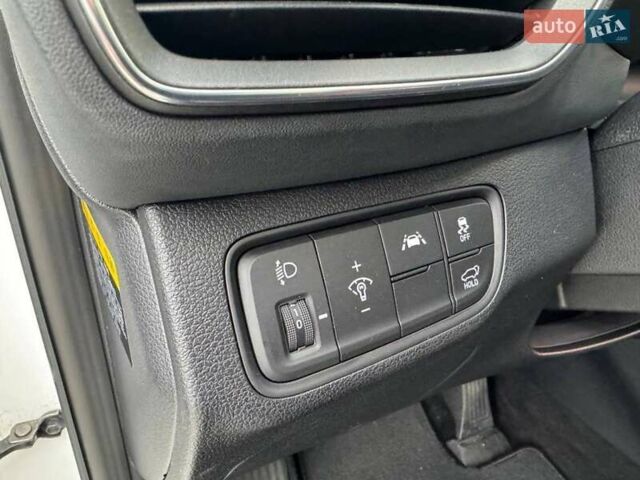 Белый Хендай Санта Фе, объемом двигателя 2 л и пробегом 129 тыс. км за 27400 $, фото 13 на Automoto.ua