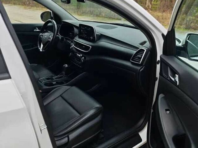 Белый Хендай Санта Фе, объемом двигателя 2 л и пробегом 82 тыс. км за 19900 $, фото 10 на Automoto.ua