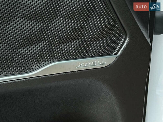 Белый Хендай Санта Фе, объемом двигателя 2.2 л и пробегом 169 тыс. км за 29887 $, фото 71 на Automoto.ua