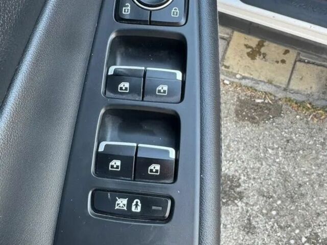 Білий Хендай Санта Фе, об'ємом двигуна 2.4 л та пробігом 100 тис. км за 13800 $, фото 14 на Automoto.ua