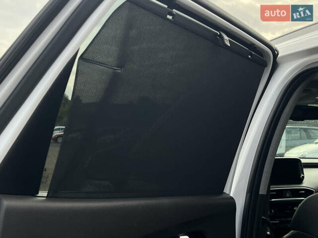 Белый Хендай Санта Фе, объемом двигателя 2.2 л и пробегом 169 тыс. км за 31034 $, фото 34 на Automoto.ua