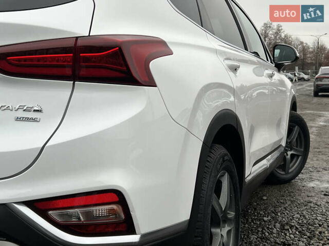 Белый Хендай Санта Фе, объемом двигателя 2.2 л и пробегом 169 тыс. км за 29887 $, фото 12 на Automoto.ua