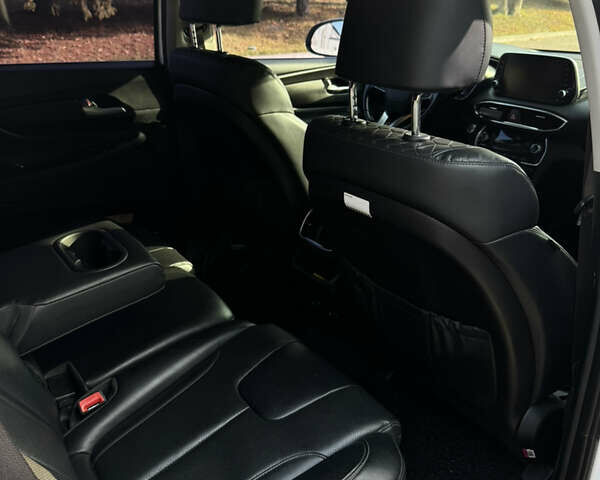 Білий Хендай Санта Фе, об'ємом двигуна 2 л та пробігом 210 тис. км за 23600 $, фото 28 на Automoto.ua