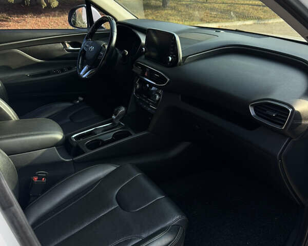 Білий Хендай Санта Фе, об'ємом двигуна 2 л та пробігом 210 тис. км за 23600 $, фото 29 на Automoto.ua