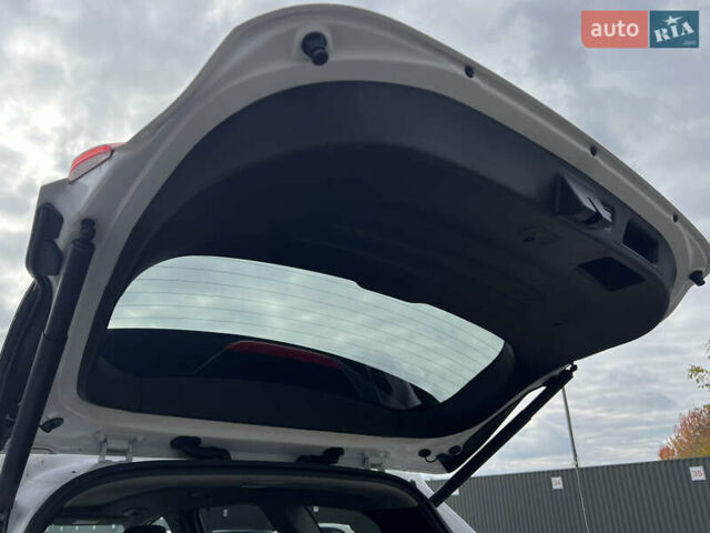 Білий Хендай Санта Фе, об'ємом двигуна 2.2 л та пробігом 169 тис. км за 31034 $, фото 39 на Automoto.ua