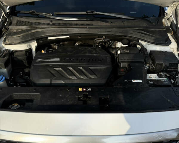 Білий Хендай Санта Фе, об'ємом двигуна 2 л та пробігом 210 тис. км за 23600 $, фото 25 на Automoto.ua