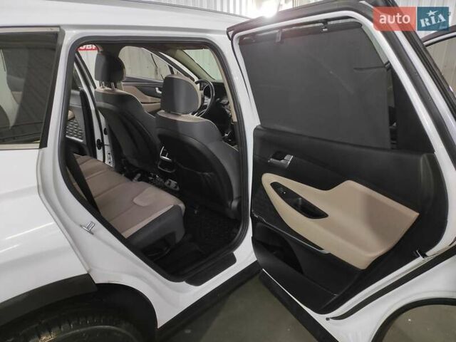 Белый Хендай Санта Фе, объемом двигателя 2.4 л и пробегом 18 тыс. км за 25500 $, фото 40 на Automoto.ua