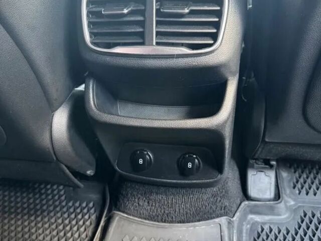 Білий Хендай Санта Фе, об'ємом двигуна 2.4 л та пробігом 100 тис. км за 13800 $, фото 8 на Automoto.ua