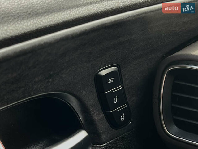 Белый Хендай Санта Фе, объемом двигателя 2.2 л и пробегом 169 тыс. км за 31034 $, фото 64 на Automoto.ua