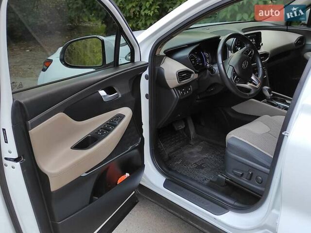 Белый Хендай Санта Фе, объемом двигателя 2.4 л и пробегом 18 тыс. км за 25500 $, фото 15 на Automoto.ua