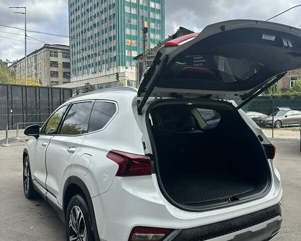 Белый Хендай Санта Фе, объемом двигателя 2 л и пробегом 36 тыс. км за 25500 $, фото 9 на Automoto.ua