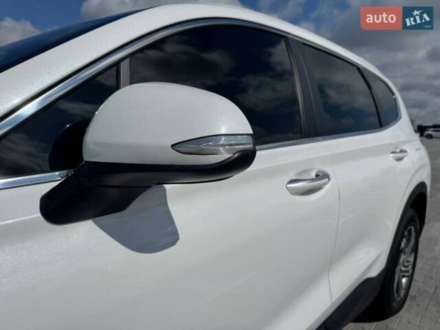 Белый Хендай Санта Фе, объемом двигателя 2.2 л и пробегом 118 тыс. км за 28300 $, фото 6 на Automoto.ua