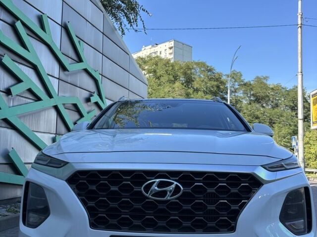 Белый Хендай Санта Фе, объемом двигателя 2 л и пробегом 35 тыс. км за 24500 $, фото 2 на Automoto.ua