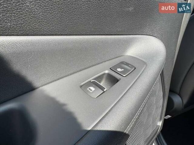 Белый Хендай Санта Фе, объемом двигателя 2.2 л и пробегом 118 тыс. км за 28300 $, фото 23 на Automoto.ua