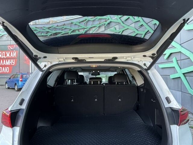 Белый Хендай Санта Фе, объемом двигателя 2 л и пробегом 35 тыс. км за 24500 $, фото 5 на Automoto.ua