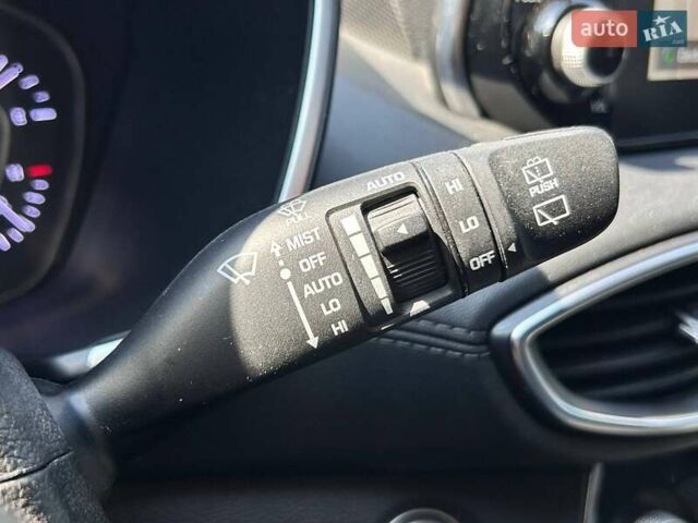 Белый Хендай Санта Фе, объемом двигателя 2.4 л и пробегом 80 тыс. км за 27500 $, фото 22 на Automoto.ua