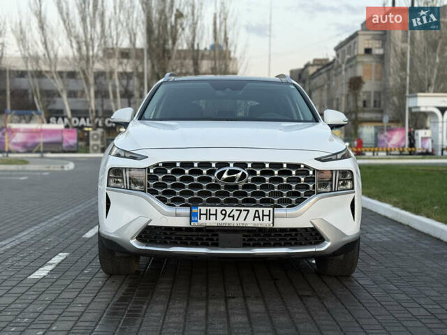 Белый Хендай Санта Фе, объемом двигателя 1.6 л и пробегом 82 тыс. км за 29000 $, фото 2 на Automoto.ua