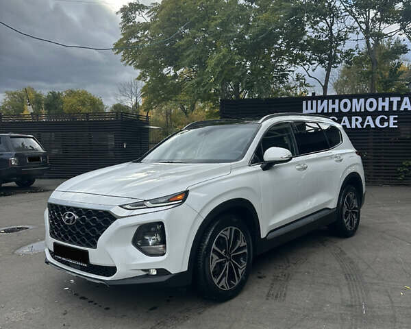Белый Хендай Санта Фе, объемом двигателя 2 л и пробегом 36 тыс. км за 25500 $, фото 1 на Automoto.ua