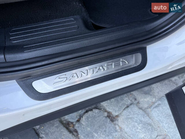 Белый Хендай Санта Фе, объемом двигателя 2.15 л и пробегом 67 тыс. км за 37999 $, фото 148 на Automoto.ua