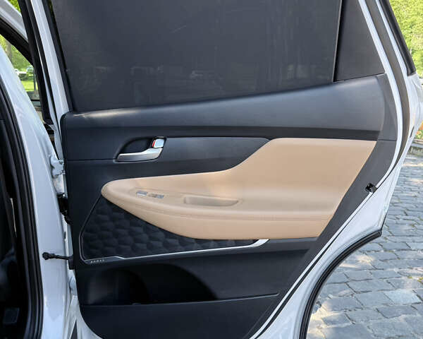 Белый Хендай Санта Фе, объемом двигателя 2.15 л и пробегом 67 тыс. км за 37999 $, фото 74 на Automoto.ua