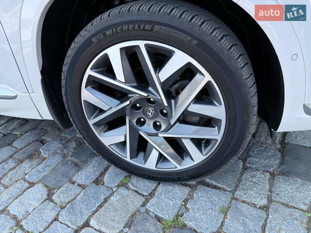 Белый Хендай Санта Фе, объемом двигателя 2.15 л и пробегом 67 тыс. км за 37999 $, фото 164 на Automoto.ua