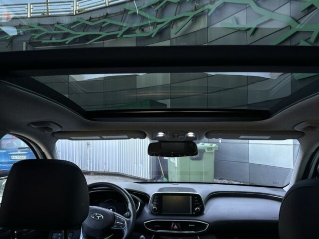 Белый Хендай Санта Фе, объемом двигателя 2 л и пробегом 35 тыс. км за 24500 $, фото 10 на Automoto.ua