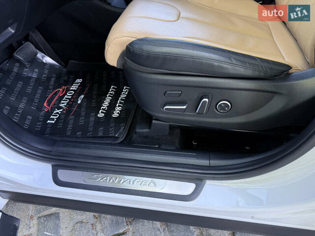 Белый Хендай Санта Фе, объемом двигателя 2.15 л и пробегом 67 тыс. км за 37999 $, фото 67 на Automoto.ua