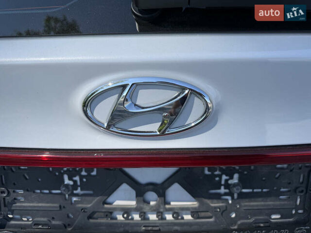Белый Хендай Санта Фе, объемом двигателя 2.15 л и пробегом 67 тыс. км за 37999 $, фото 89 на Automoto.ua