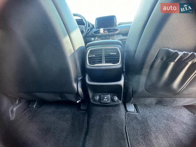 Белый Хендай Санта Фе, объемом двигателя 2 л и пробегом 62 тыс. км за 25000 $, фото 7 на Automoto.ua