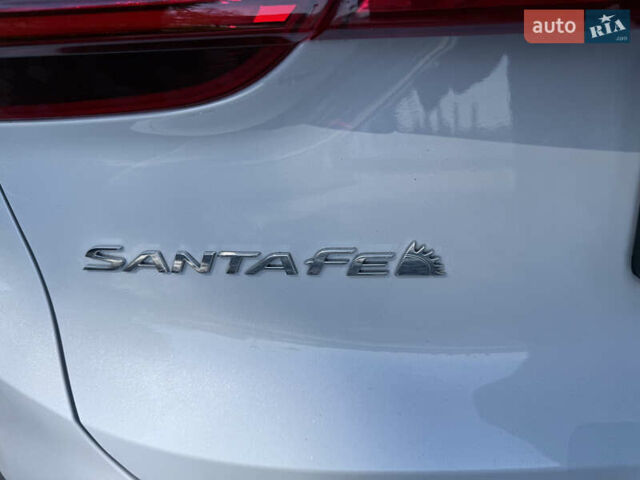 Белый Хендай Санта Фе, объемом двигателя 2.15 л и пробегом 67 тыс. км за 37999 $, фото 90 на Automoto.ua